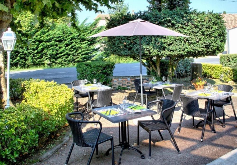 Hotel Platanes - Kb Hotel Group Etauliers Экстерьер фото