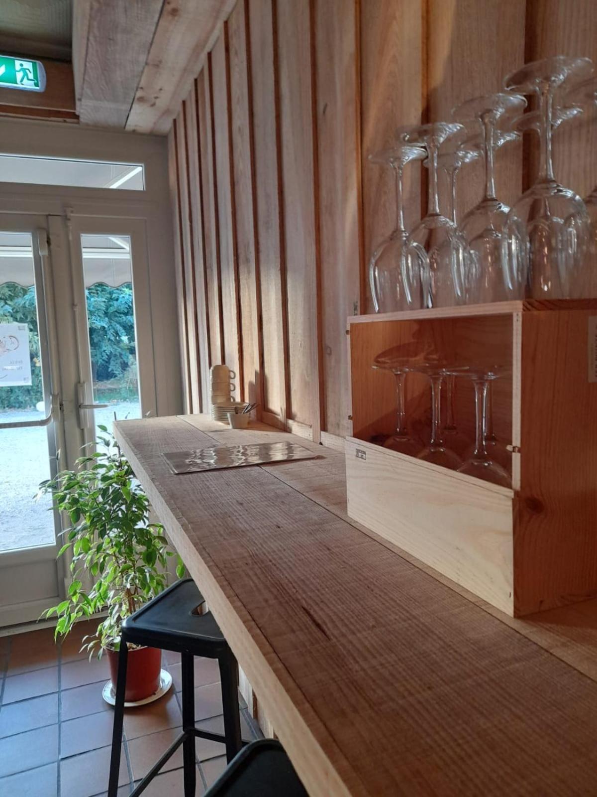 Hotel Platanes - Kb Hotel Group Etauliers Экстерьер фото
