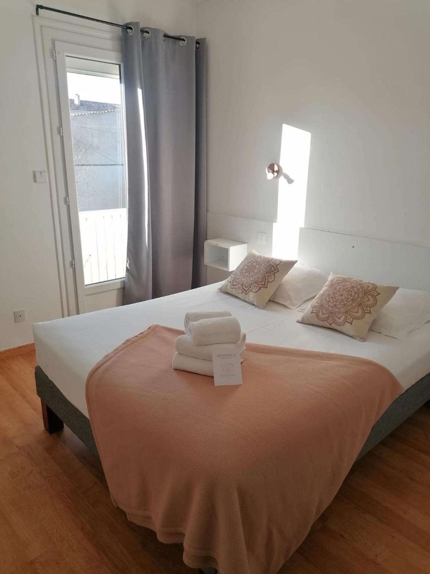 Hotel Platanes - Kb Hotel Group Etauliers Экстерьер фото